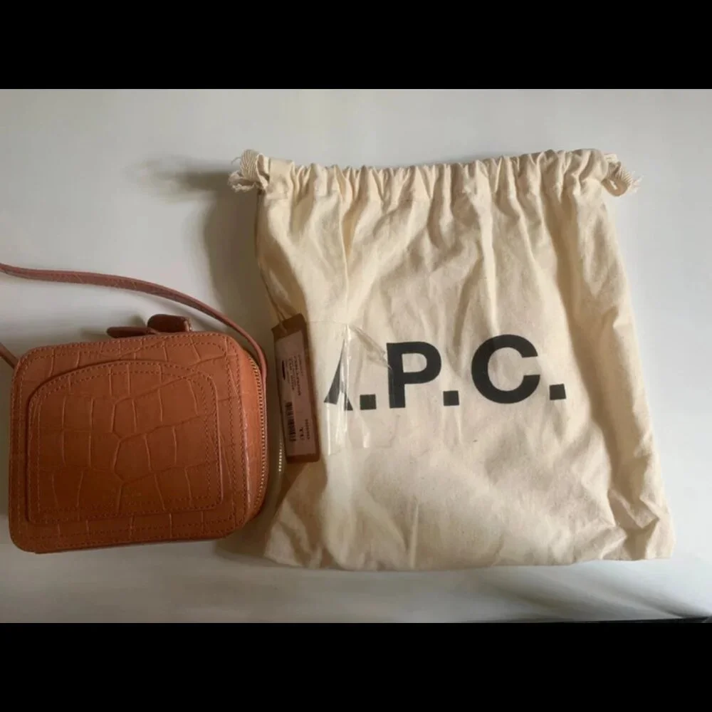 French designer A.P.C. Mini Louisette Leather Bag in Powder Pink BNWT + Dustbag - Picture 7 of 16